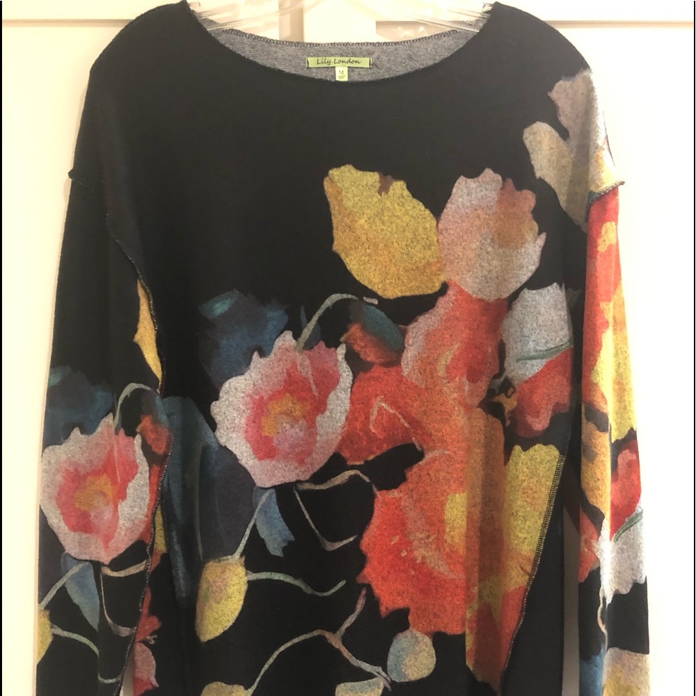 🍉 Lily London Floral Top Size M